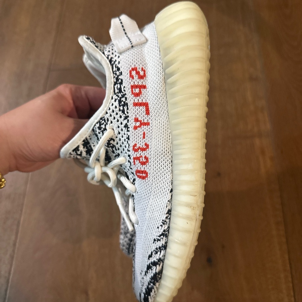 Yeezy 350ve zebra
